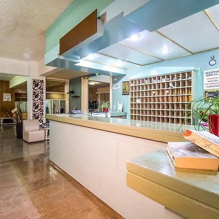 Apartahotel Achousa 3*