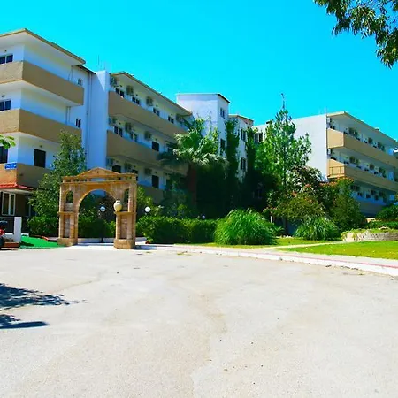 Achousa Apartahotel