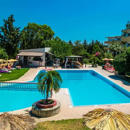 Achousa Apartahotel 3*