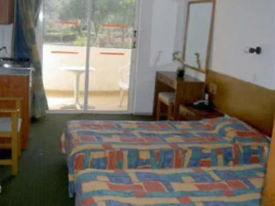 Achousa Apartahotel 3*