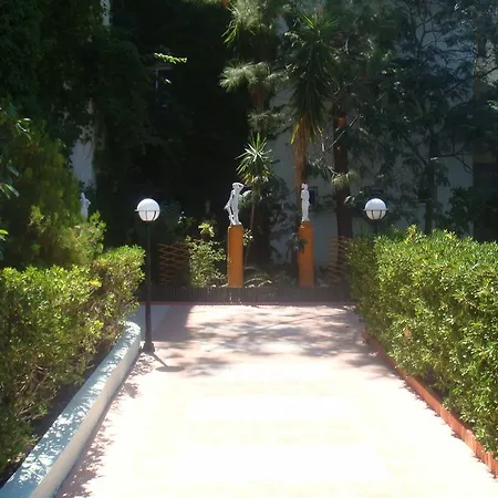 Achousa Aparthotel 3*